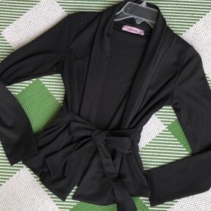 Rosebud lightweight black tapered jacket w/ tie